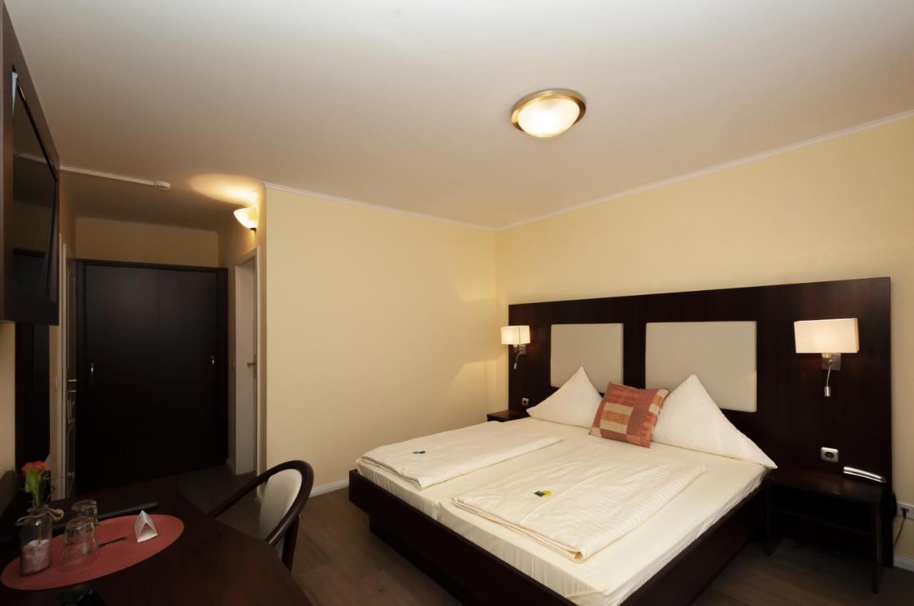 Hotel Gruene Tanne ハンブルク エクステリア 写真