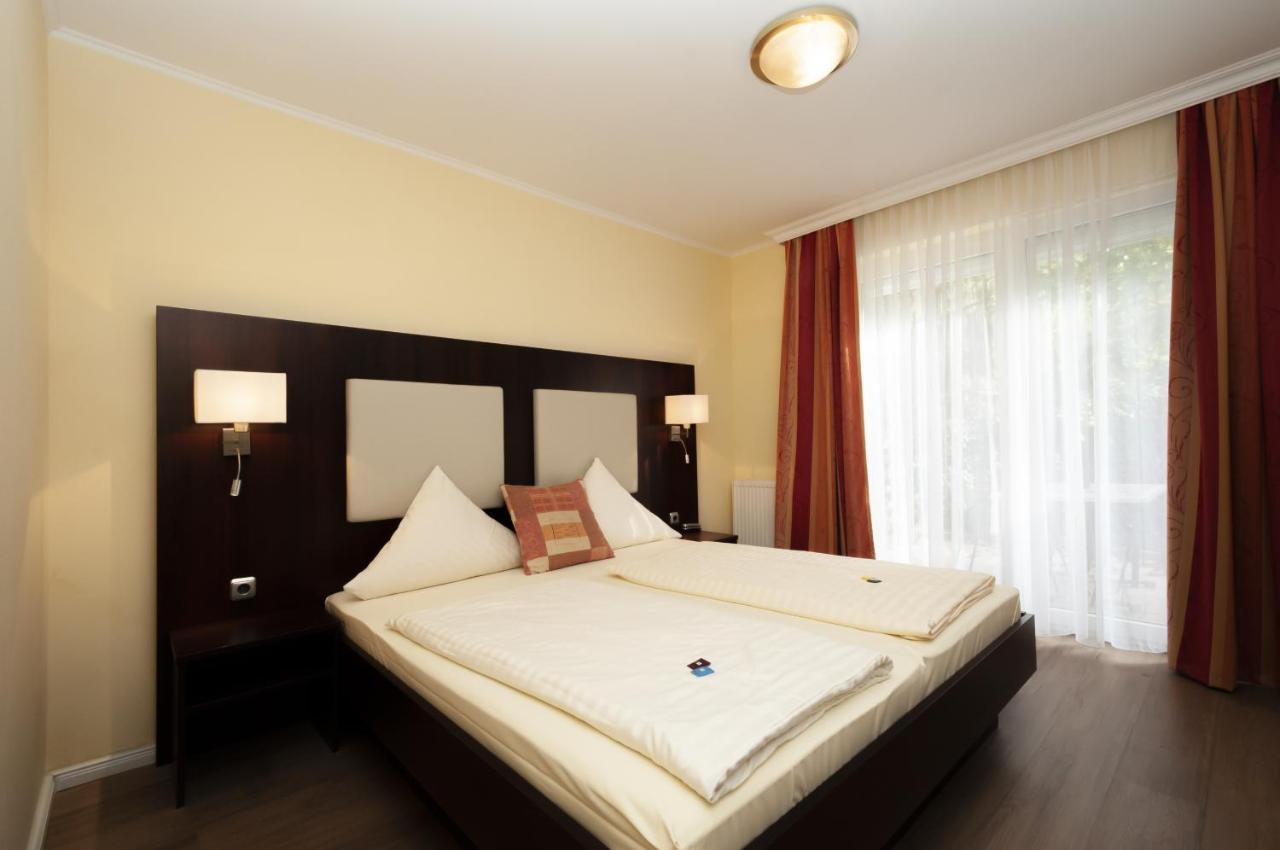 Hotel Gruene Tanne ハンブルク エクステリア 写真